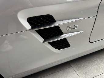 MERCEDES BENZ SLS AMG 2010 Image 21