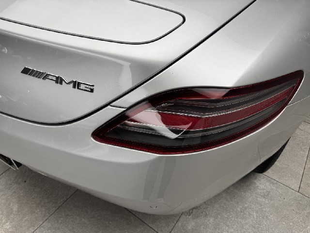 MERCEDES BENZ SLS AMG 2010 Image 31
