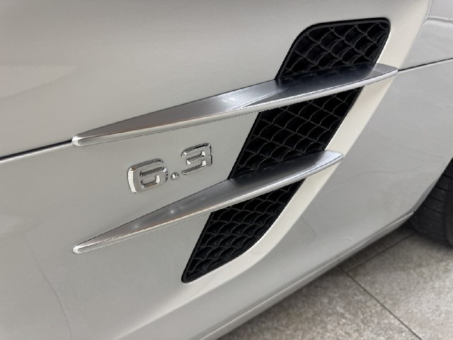 MERCEDES BENZ SLS AMG 2010 Image 34