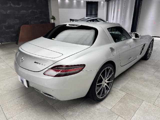 MERCEDES BENZ SLS AMG 2010 Image 43