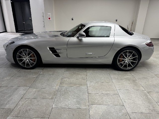 MERCEDES BENZ SLS AMG 2010 Image 46