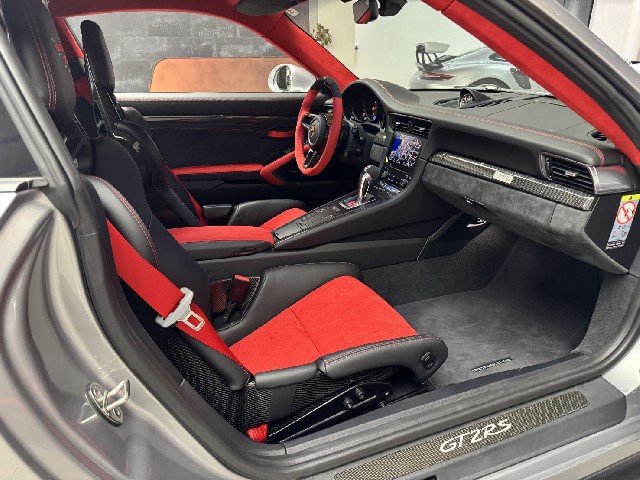 PORSCHE 911 2019 Image 19