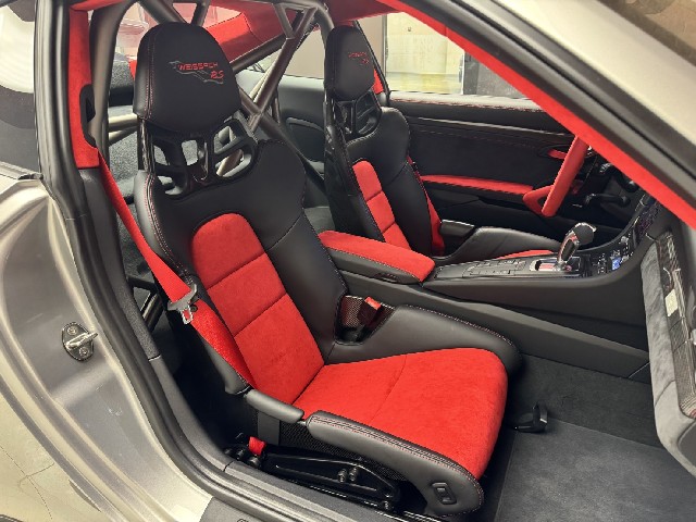 PORSCHE 911 2019 Image 21