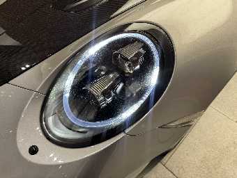 PORSCHE 911 2019 Image 17