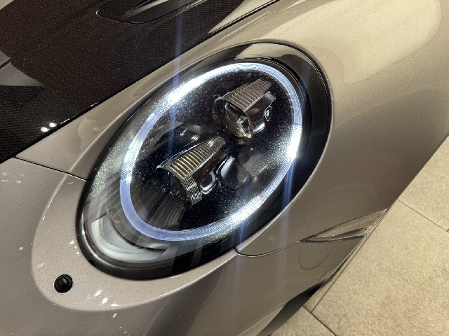 PORSCHE 911 2019 Image 23