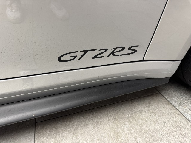 PORSCHE 911 2019 Image 40