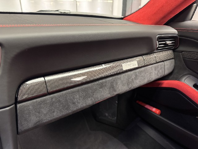 PORSCHE 911 2019 Image 49