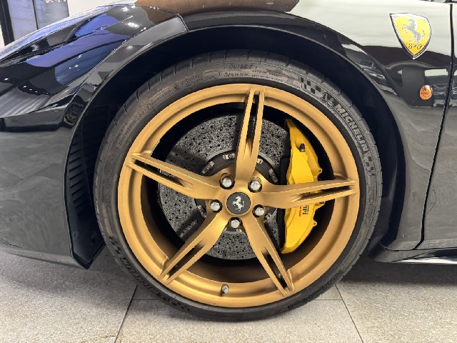 FERRARI 458 ITALIA 2013 Image 32