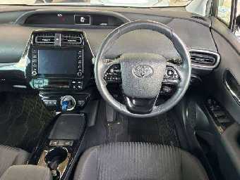 TOYOTA PRIUS PHV 2021 Image 6