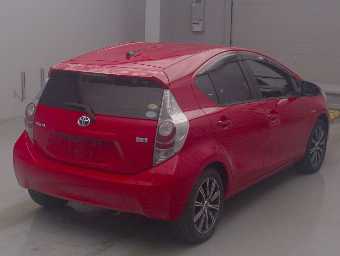 TOYOTA AQUA 2014 Image 2