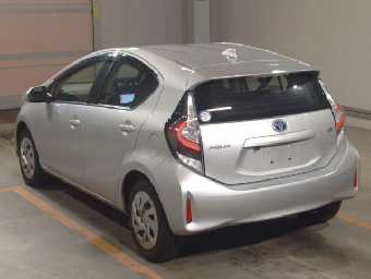 TOYOTA AQUA 2021 Image 4
