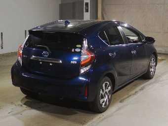TOYOTA AQUA 2021 Image 2