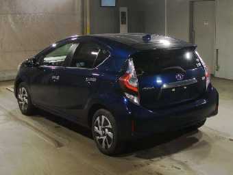 TOYOTA AQUA 2021 Image 4
