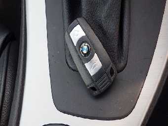 BMW 3 SERIES 2011 Image 11