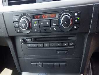 BMW 3 SERIES 2011 Image 12