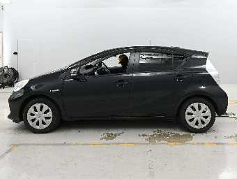 TOYOTA AQUA 2014 Image 4