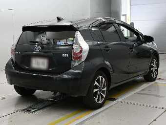 TOYOTA AQUA 2014 Image 2