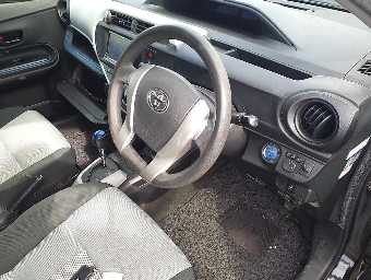 TOYOTA AQUA 2014 Image 9