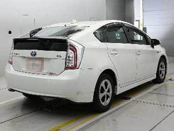 TOYOTA PRIUS 2015 Image 2