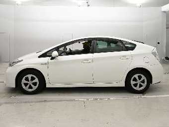 TOYOTA PRIUS 2015 Image 4