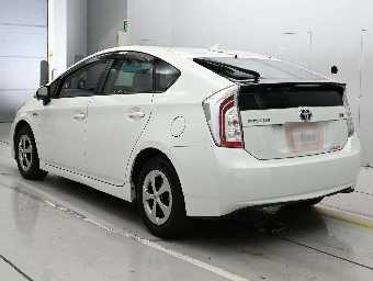 TOYOTA PRIUS 2015 Image 6