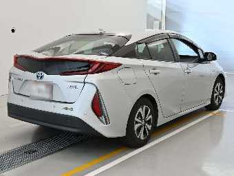 TOYOTA PRIUS PHV 2021 Image 2