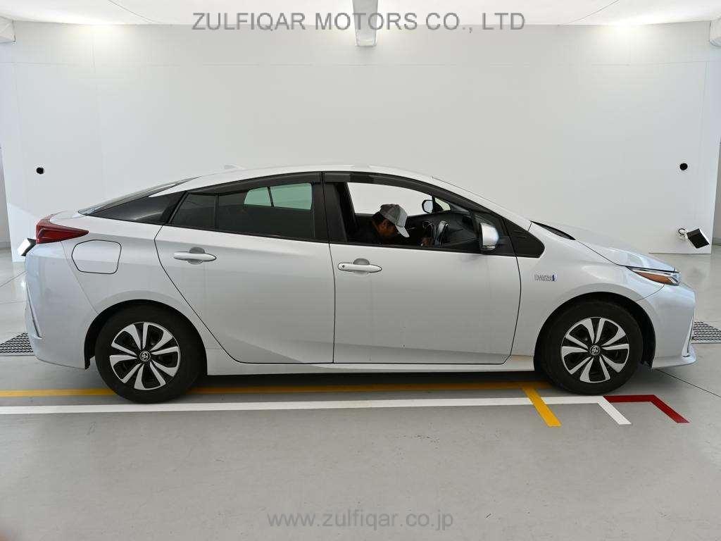 TOYOTA PRIUS PHV 2021 Image 3