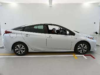 TOYOTA PRIUS PHV 2021 Image 3