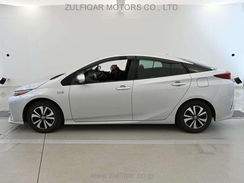 TOYOTA PRIUS PHV 2021 Image 4