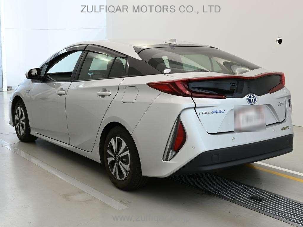 TOYOTA PRIUS PHV 2021 Image 6