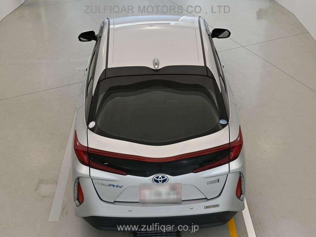 TOYOTA PRIUS PHV 2021 Image 8