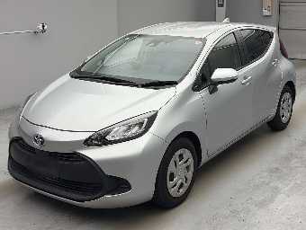TOYOTA AQUA 2022 Image 1