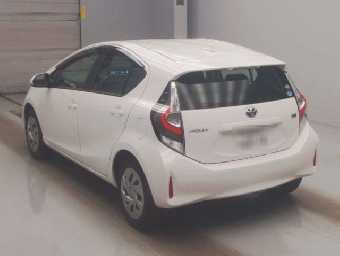TOYOTA AQUA 2021 Image 4
