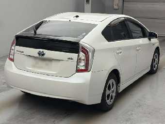 TOYOTA PRIUS 2015 Image 2