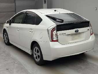 TOYOTA PRIUS 2015 Image 4
