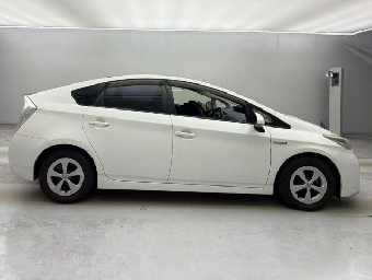 TOYOTA PRIUS 2015 Image 6