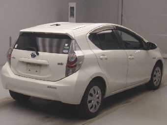 TOYOTA AQUA 2014 Image 2