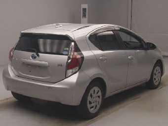 TOYOTA AQUA 2016 Image 2