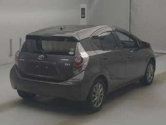 TOYOTA AQUA 2014 Image 2