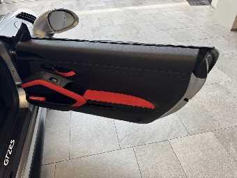 PORSCHE 911 2019 Image 16
