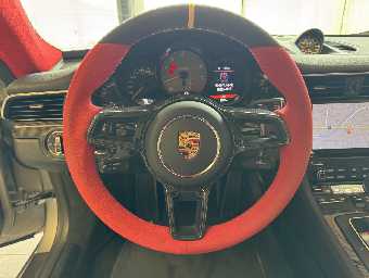 PORSCHE 911 2019 Image 34