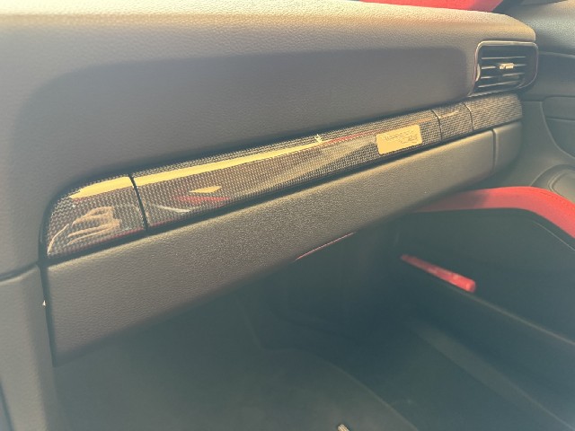 PORSCHE 911 2019 Image 44
