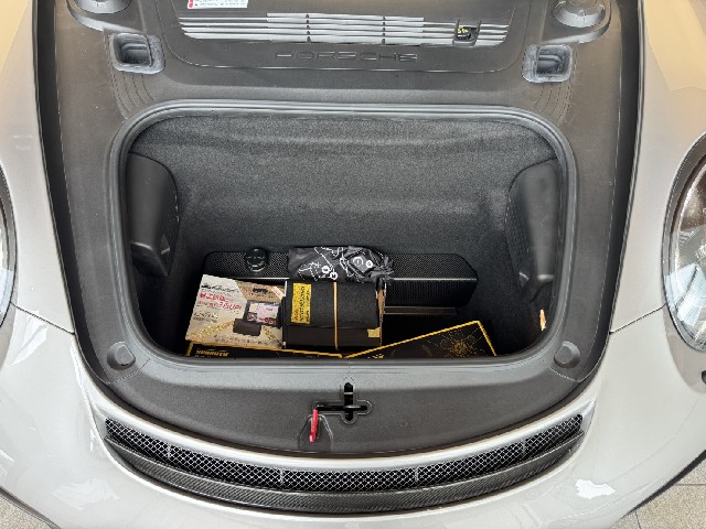 PORSCHE 911 2019 Image 48
