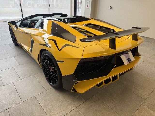 LAMBORGHINI AVENTADOR 2016 Image 21