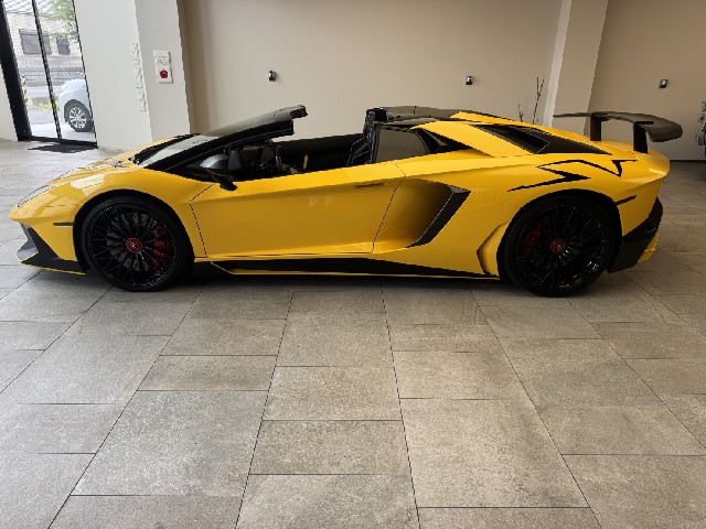 LAMBORGHINI AVENTADOR 2016 Image 22