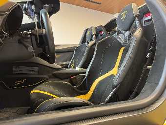 LAMBORGHINI AVENTADOR 2016 Image 19