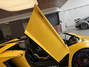 LAMBORGHINI AVENTADOR 2016 Image 25