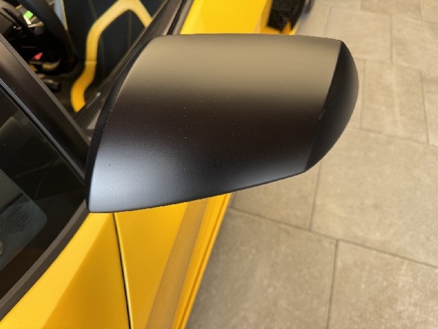 LAMBORGHINI AVENTADOR 2016 Image 35
