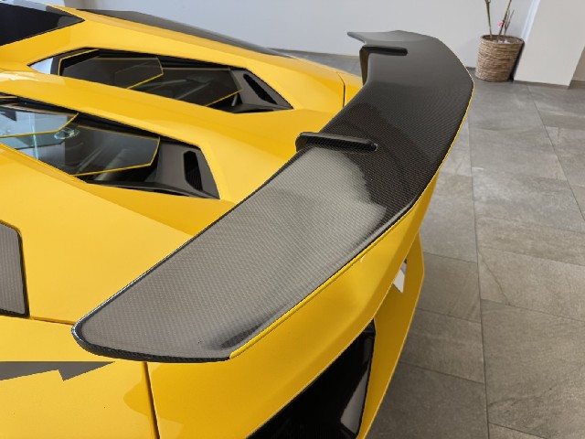 LAMBORGHINI AVENTADOR 2016 Image 40