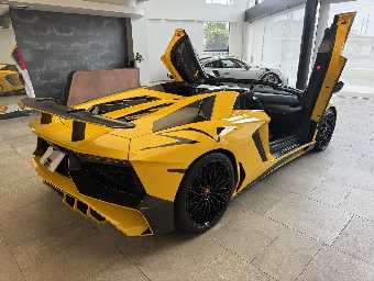 LAMBORGHINI AVENTADOR 2016 Image 5